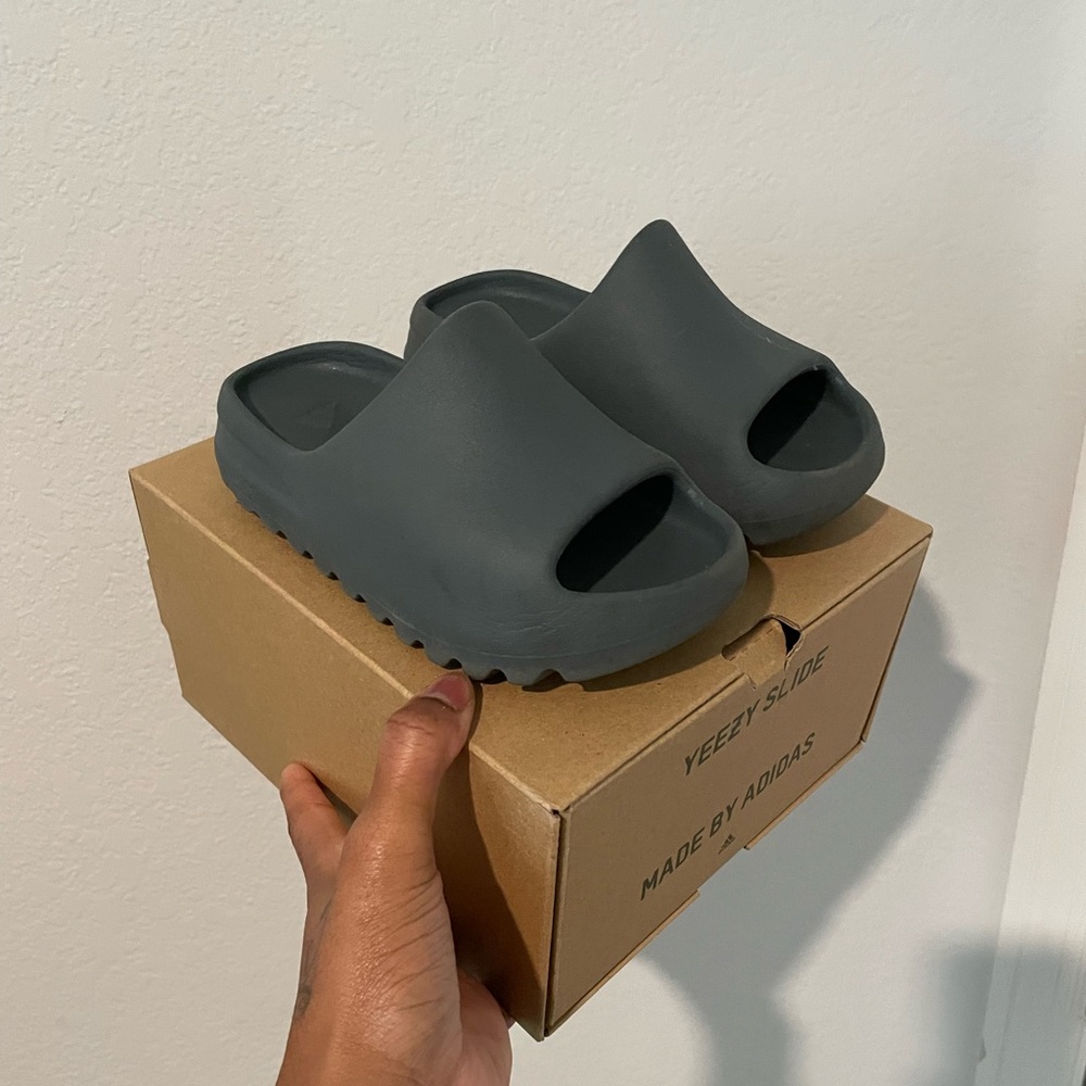Adidas Yeezy Slide in Charcoal